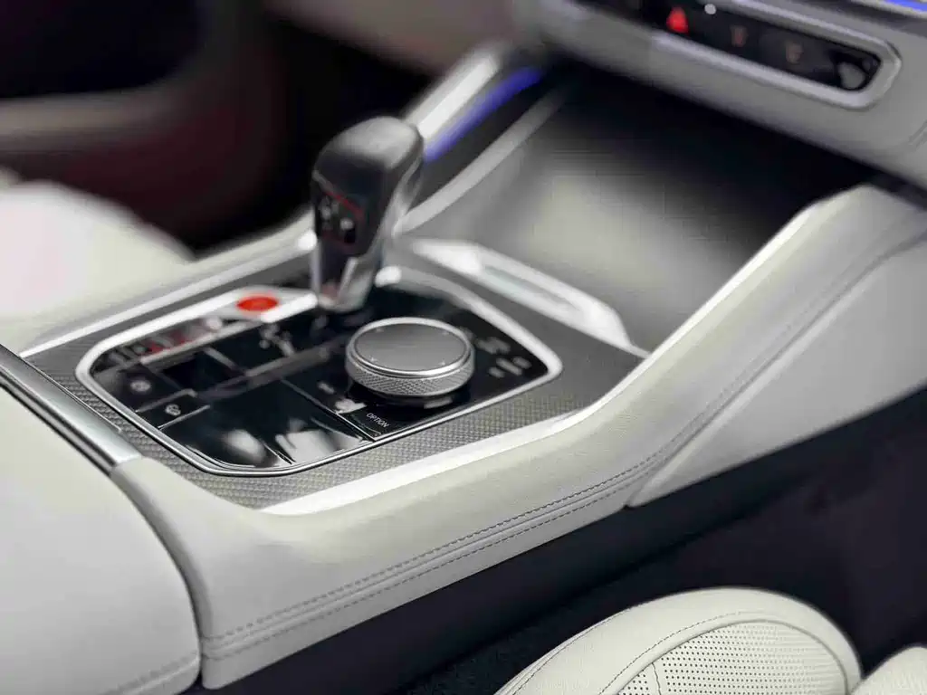 BMW XM 2024 — фото 12