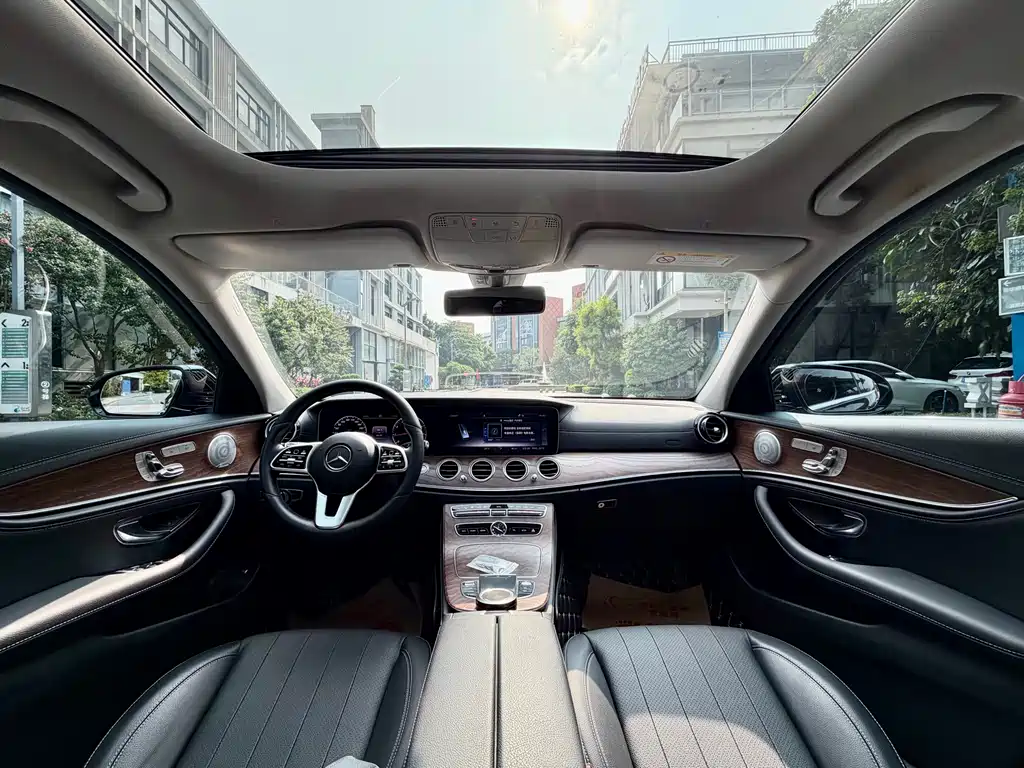 Mercedes-Benz E-Class 2020 — фото 16