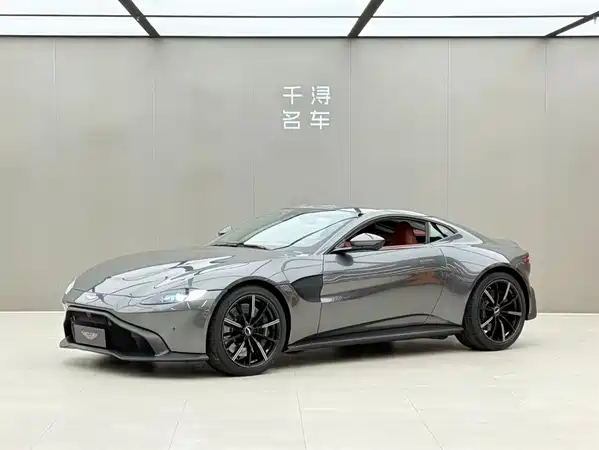 Aston Martin V8 Vantage 2018