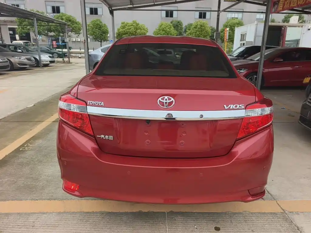 Toyota Vios 2015 — фото 6