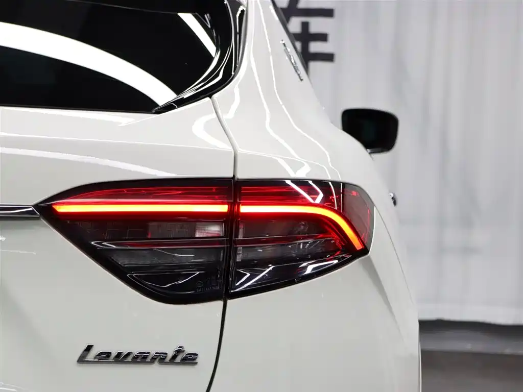 Maserati Levante 2022 — фото 24