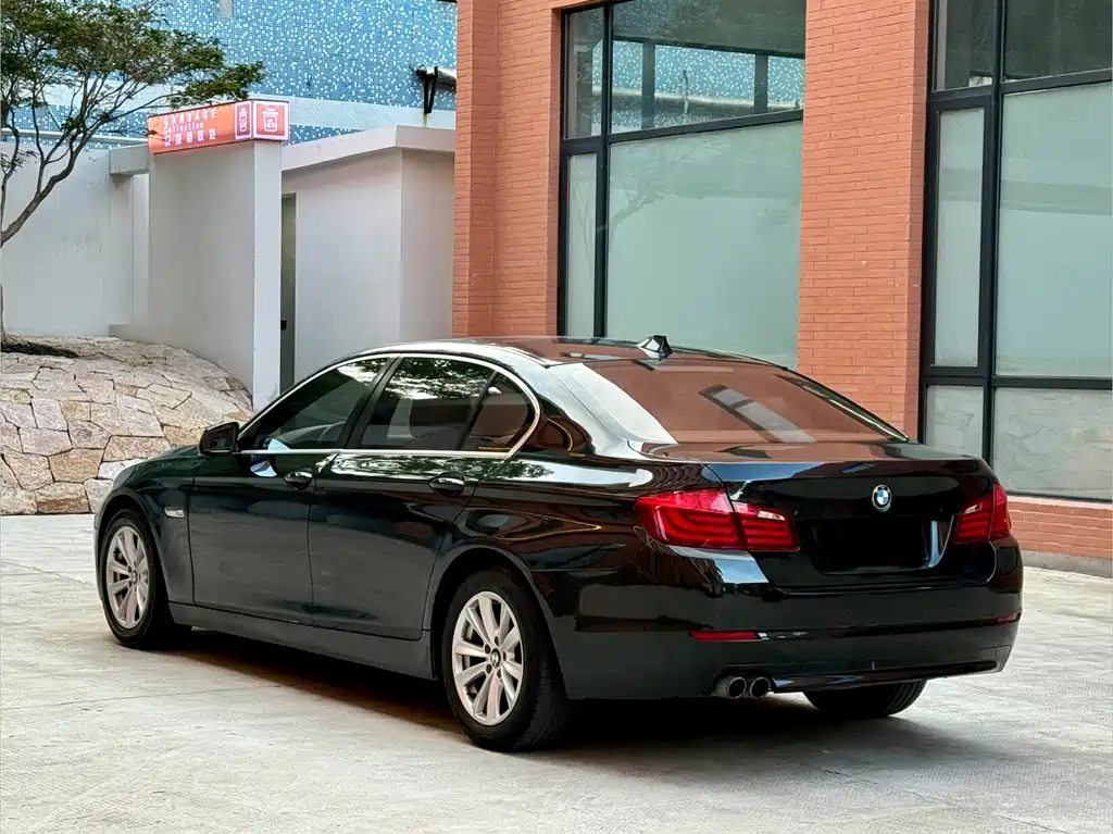 BMW 5 Series 2011