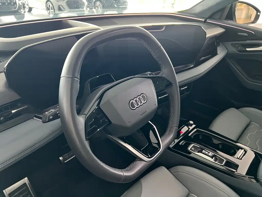 Audi Q6L E-Tron 2025 — фото 11