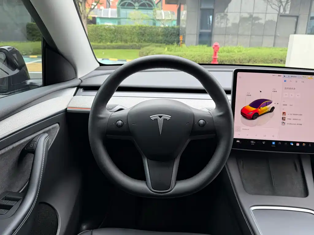 Tesla Model Y 2023 — фото 14