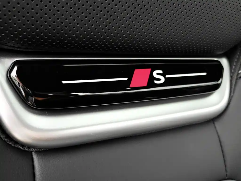 Audi Q6L e-tron 2025 — фото 22