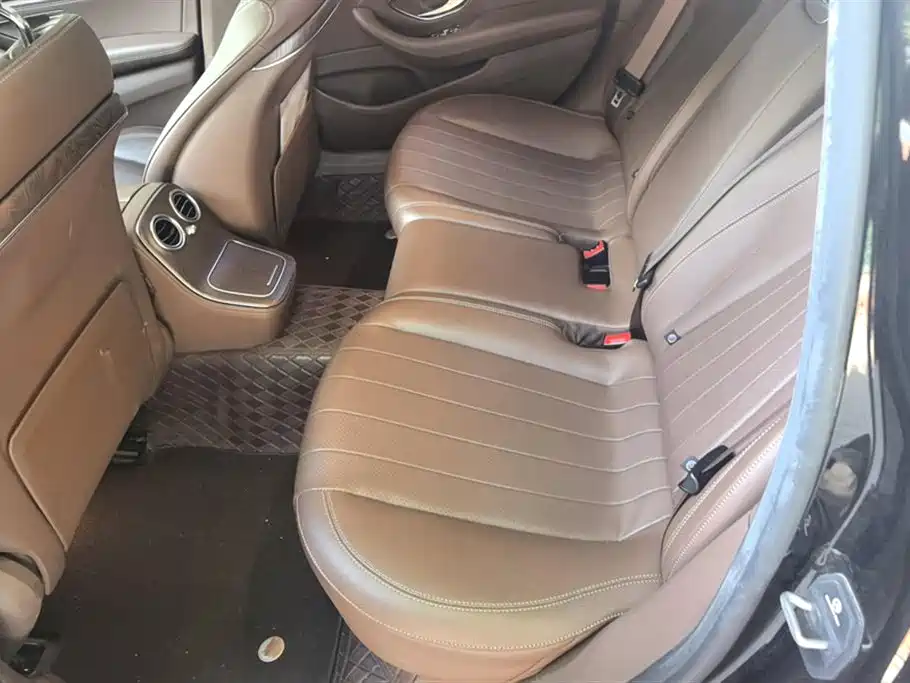 Mercedes-Benz E-Class 2020 — фото 11
