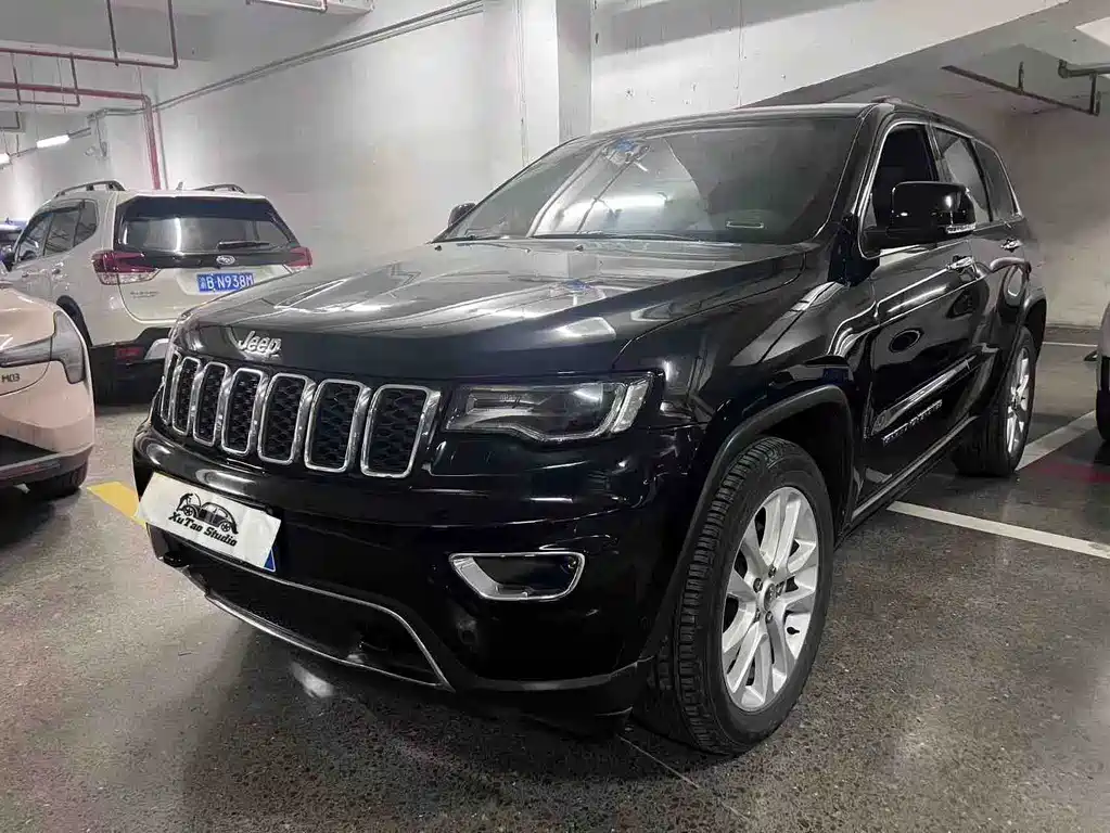 Jeep Grand Cherokee 2019 — фото 1
