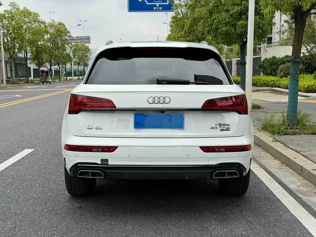 Audi Q5L 2023 — фото 4
