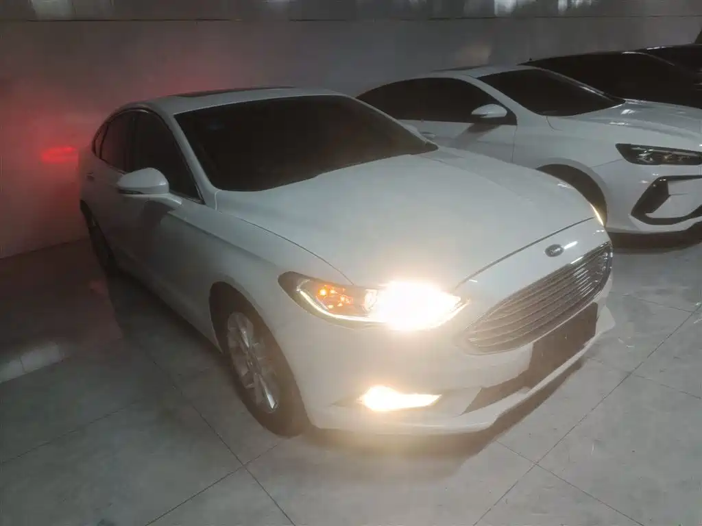 Ford Mondeo 2018 — фото 20
