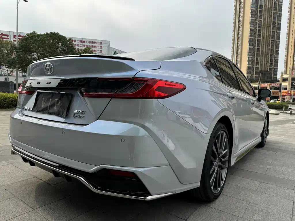 Toyota Camry 2024 — фото 11