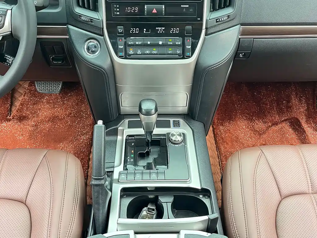 Toyota Land Cruiser 2019 — фото 15