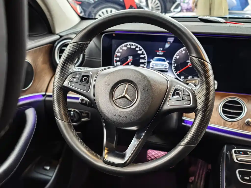 Mercedes-Benz E-Class 2017 — фото 13