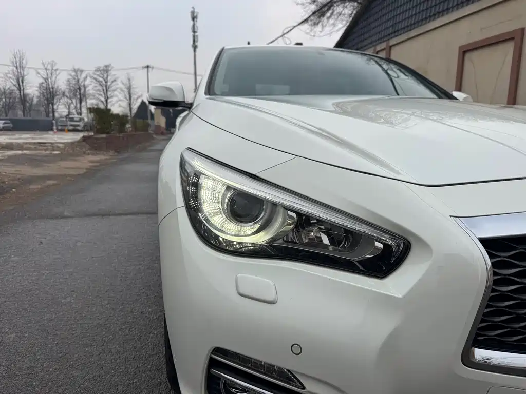 Infiniti Q50L 2015 — фото 24