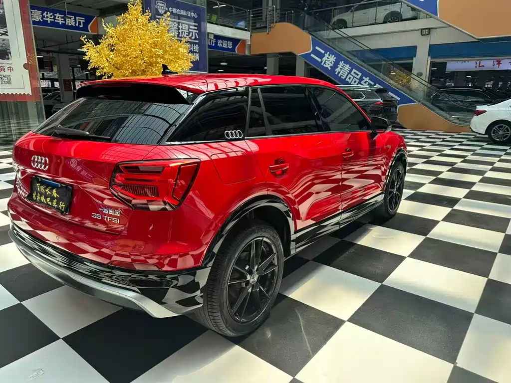 Audi Q2L 2020 — фото 17