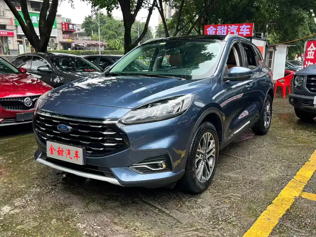 Ford Escape 2021 — фото 1