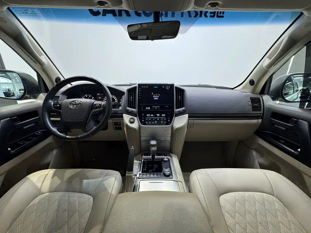 Toyota Land Cruiser 2019 — фото 10