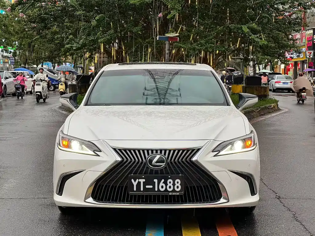 Lexus ES 2020 — фото 2