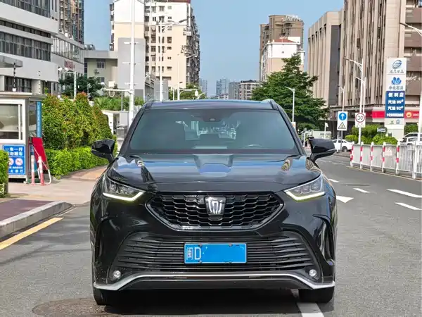 Toyota Crown Kluger 2022