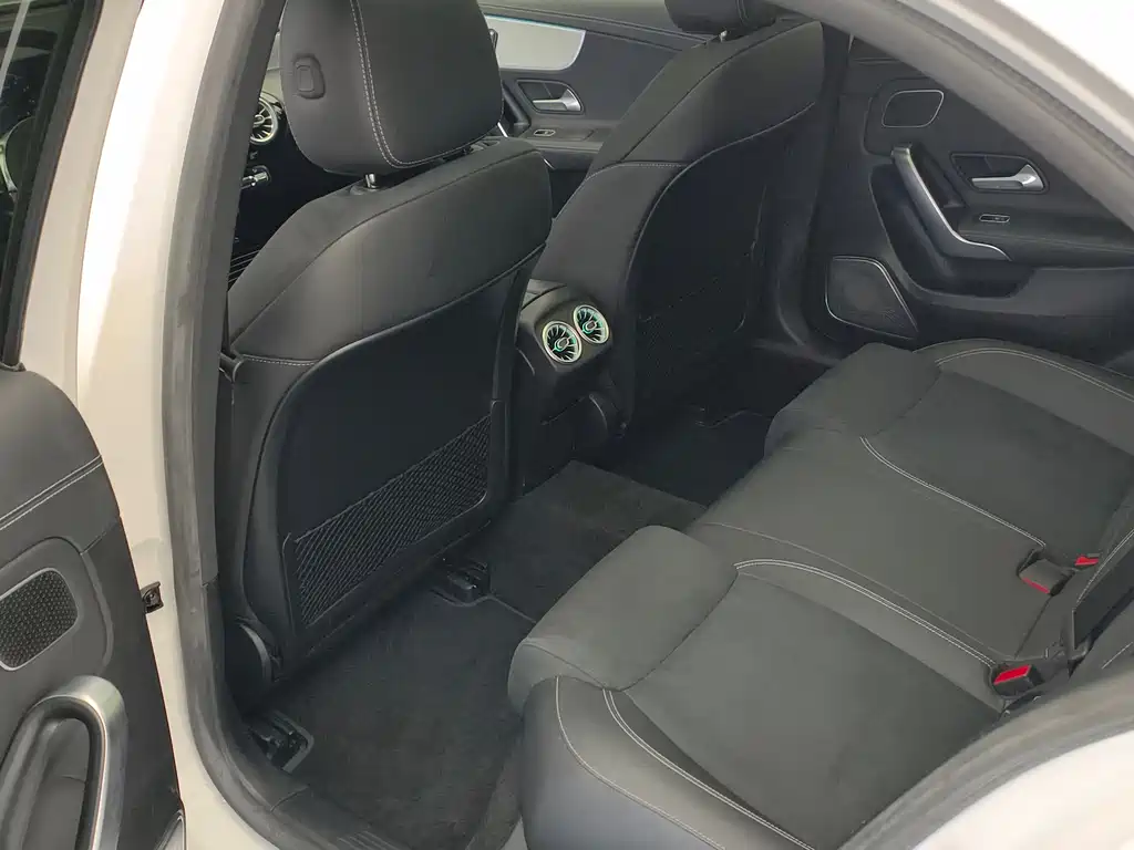 Mercedes-Benz A-Class 2020 — фото 11
