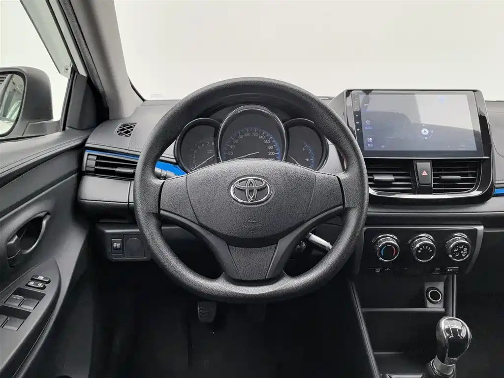 Toyota Vios 2017 — фото 11