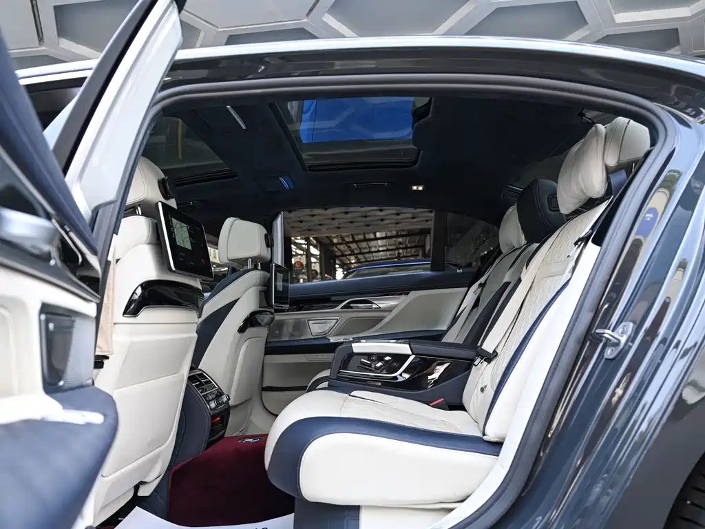 BMW 7 Series 2022 — фото 14