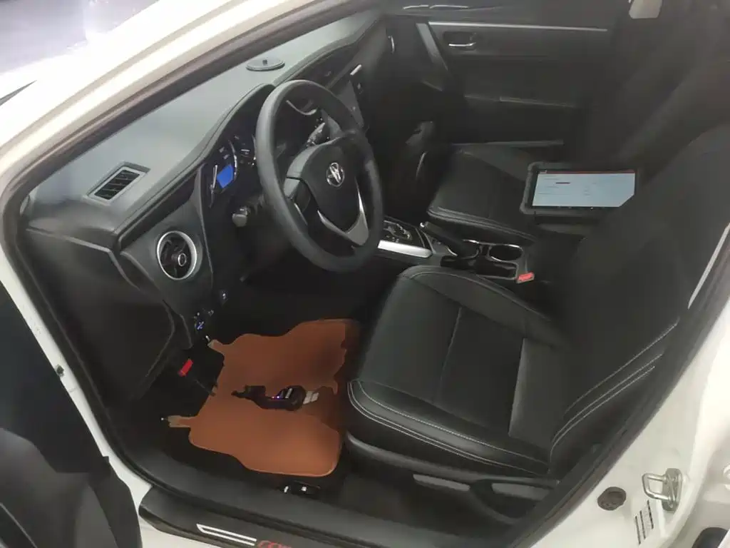 Toyota Corolla 2018 — фото 15