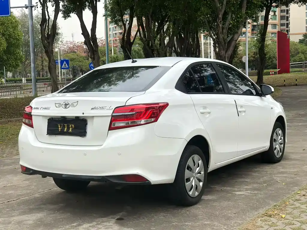 Toyota Yaris L 2020