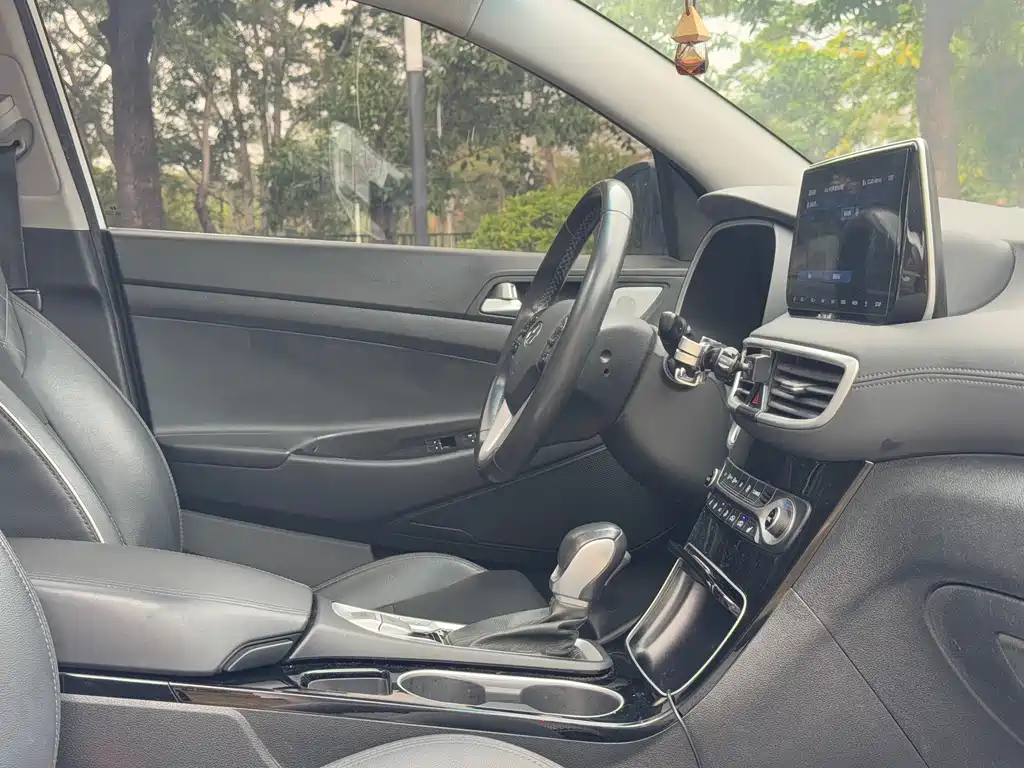 Hyundai Tucson 2020 — фото 9