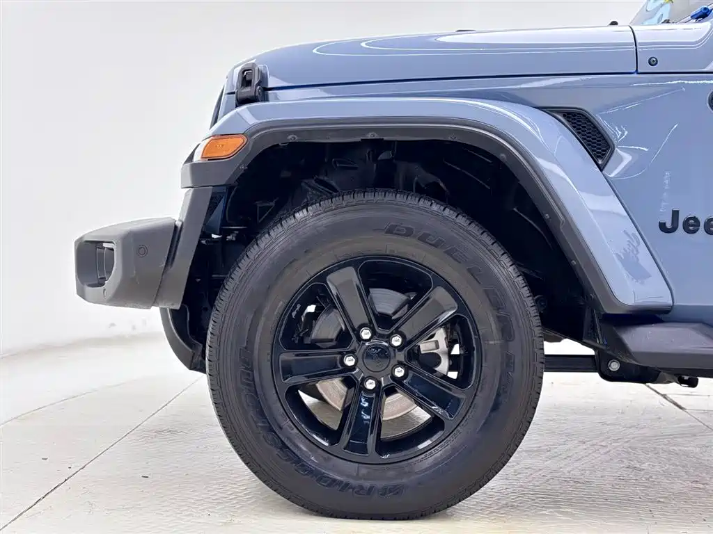 Jeep Wrangler 2023 — фото 6