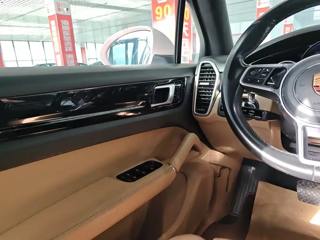 Porsche Cayenne 2018 — фото 14