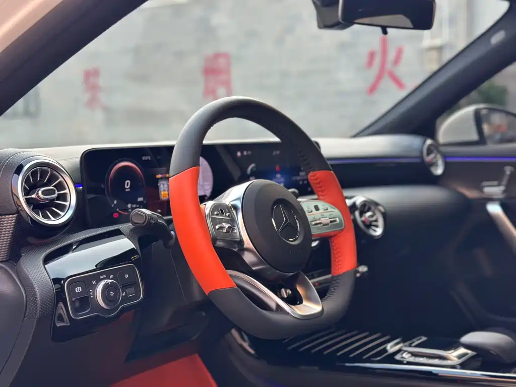 Mercedes-Benz A-Class 2021 — фото 17