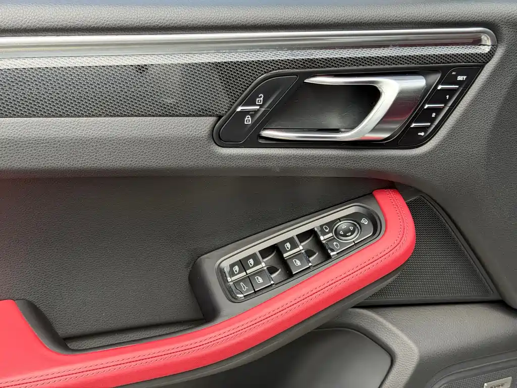 Porsche Macan 2022 — фото 10
