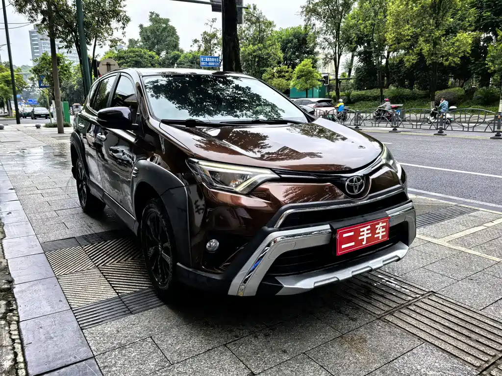 Toyota RAV4 2019 — фото 4