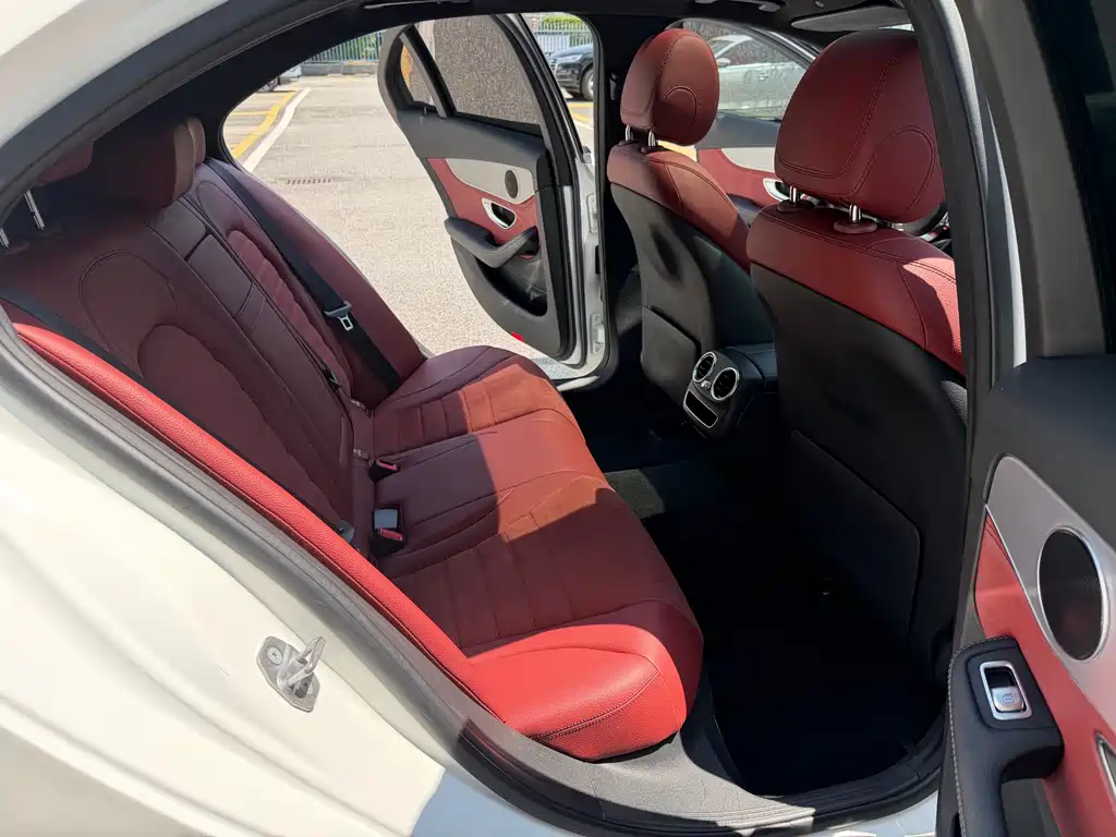 Mercedes-Benz C-Class 2019 — фото 18