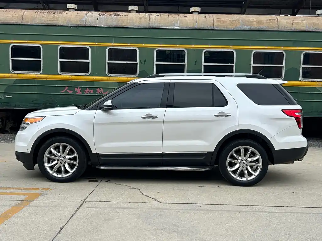 Ford Explorer 2015 — фото 21