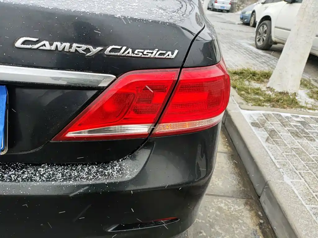 Toyota Camry 2015 — фото 24
