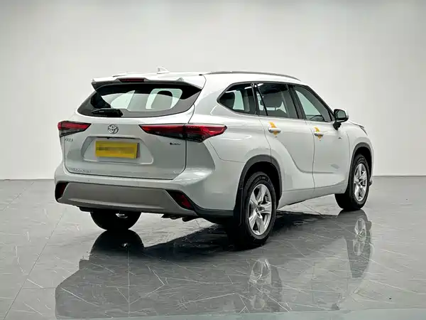 Toyota Highlander 2025
