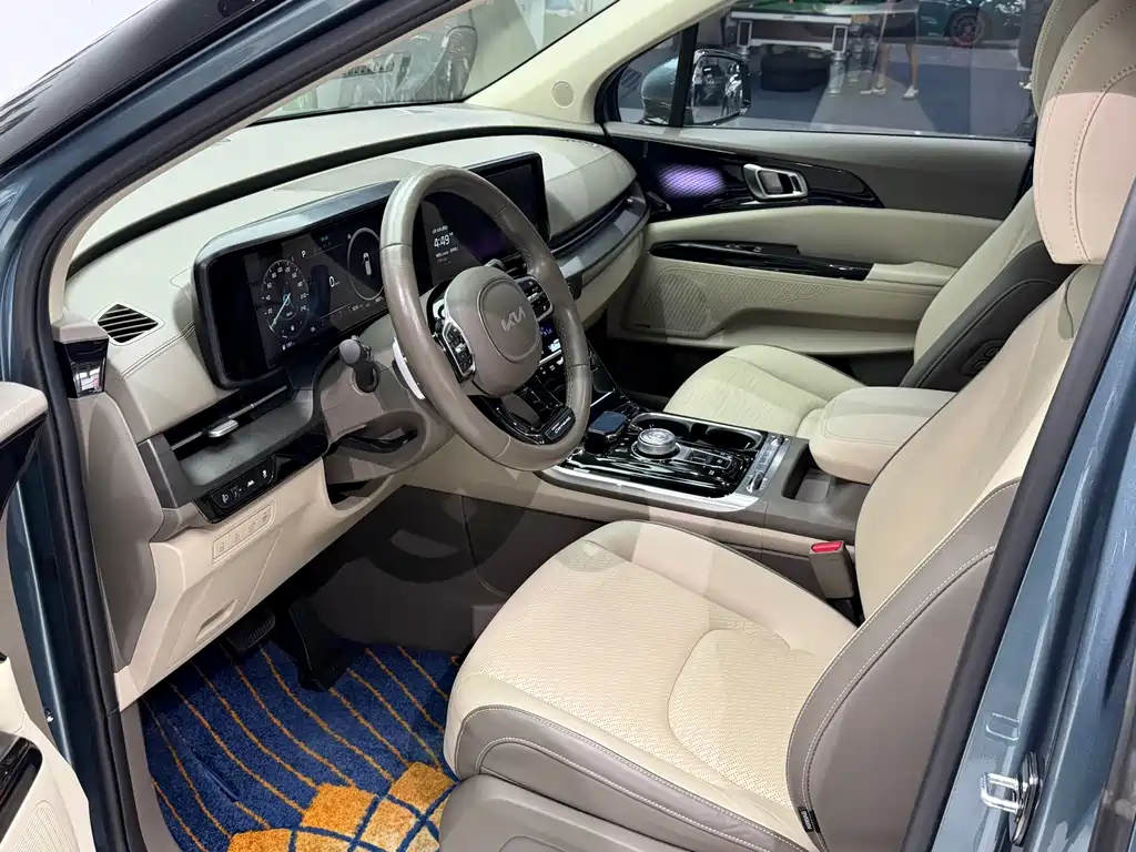 Kia Carnival 2022 — фото 11