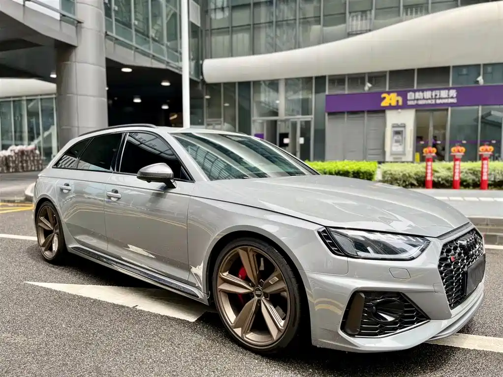 Audi RS 4 2022 — фото 3