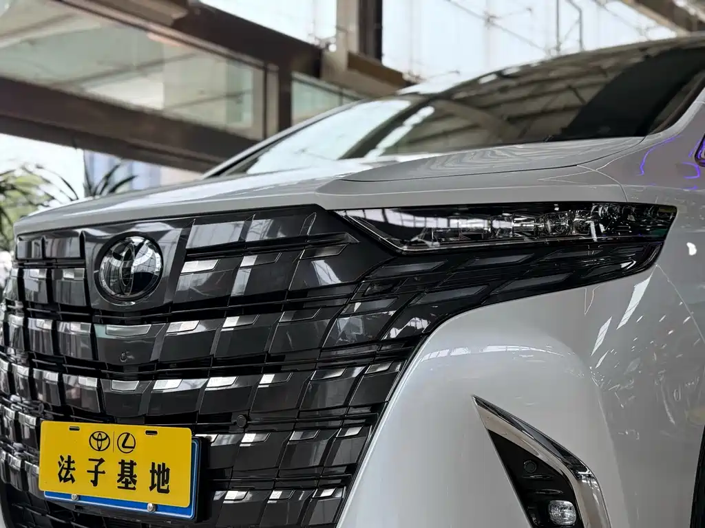 Toyota Alphard 2024 — фото 5