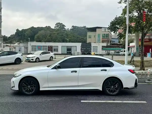 BMW 3 Series 2023