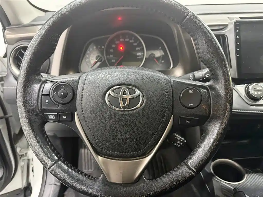 Toyota RAV4 2013 — фото 10