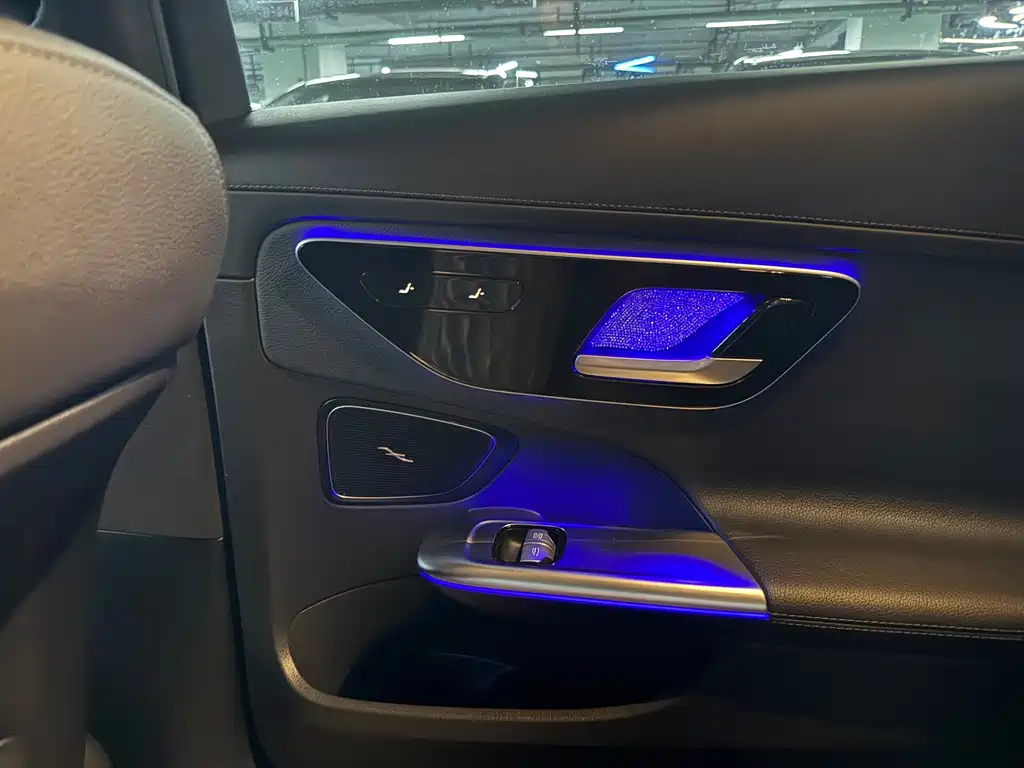 Mercedes-Benz C-Class 2023 — фото 13