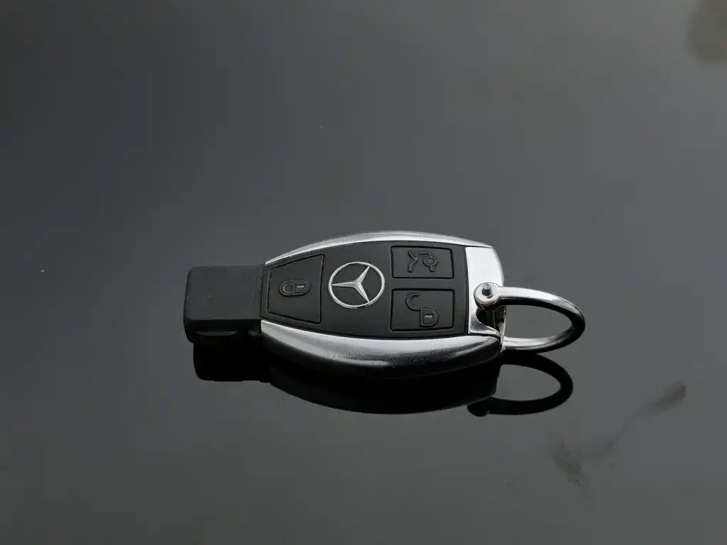 Mercedes-Benz C-Class 2010 — фото 19
