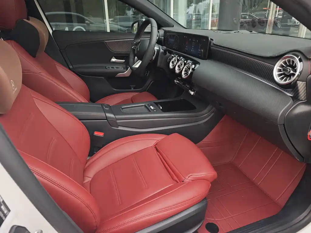 Mercedes-Benz A-Class 2025 — фото 20