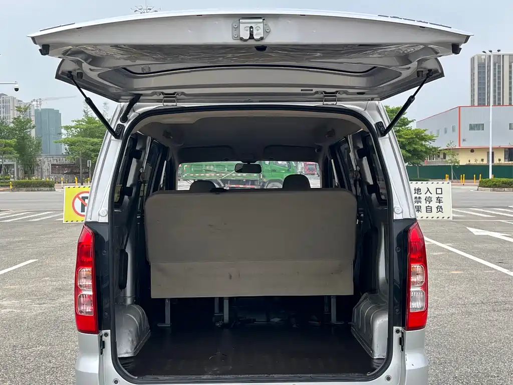 Wuling Hongguang V 2023 — фото 10