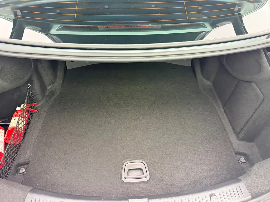 Mercedes-Benz E-Class 2023 — фото 13