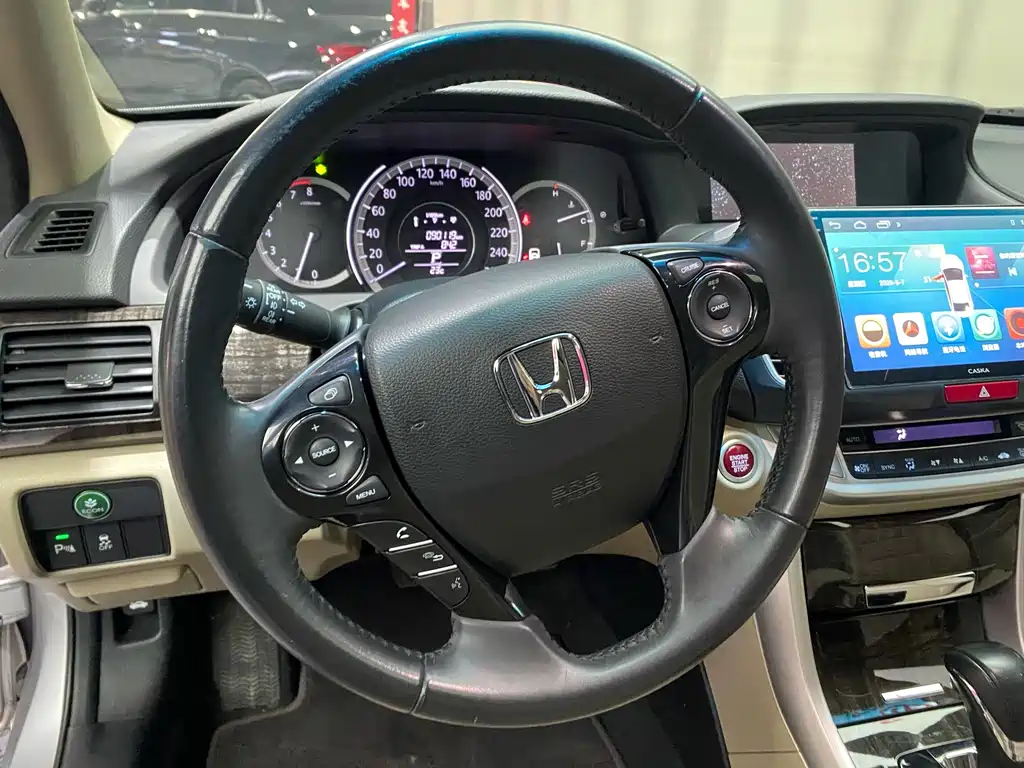 Honda Accord 2014 — фото 11