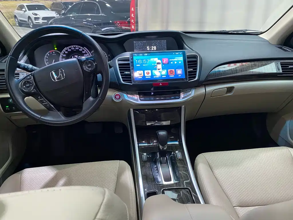 Honda Accord 2014 — фото 15