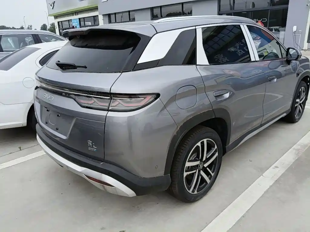 BYD L DM-i 2026 — фото 7